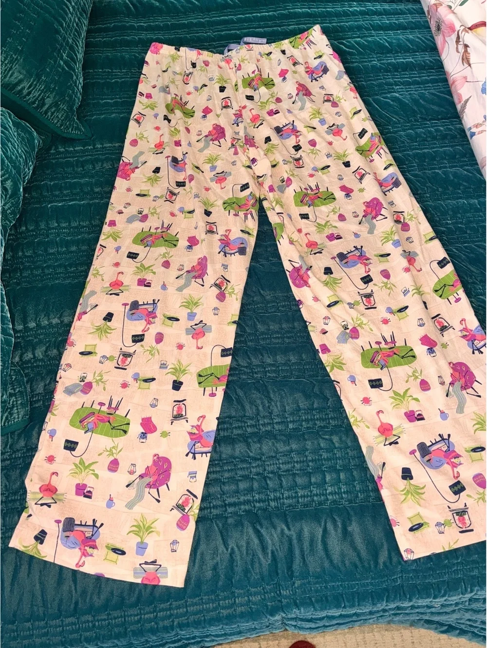 HUE Women's Medium Pink Top and Printed Pajama Pants Set
